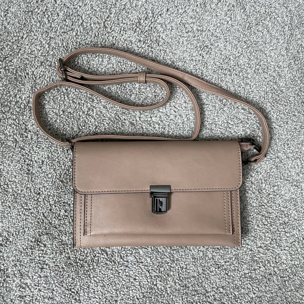 Crossbody wallet